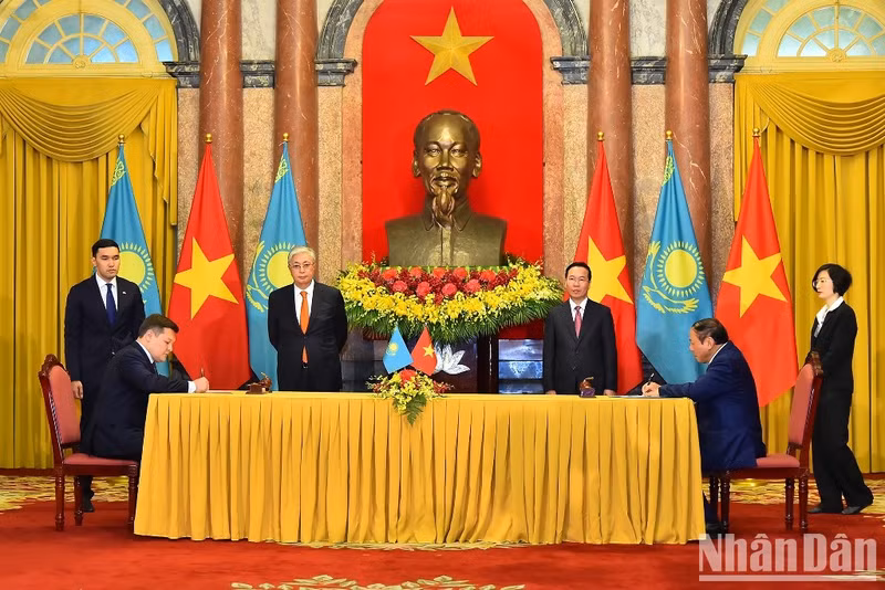 [Foto] Vietnam y Kazajstán cooperan en diversos campos ảnh 7