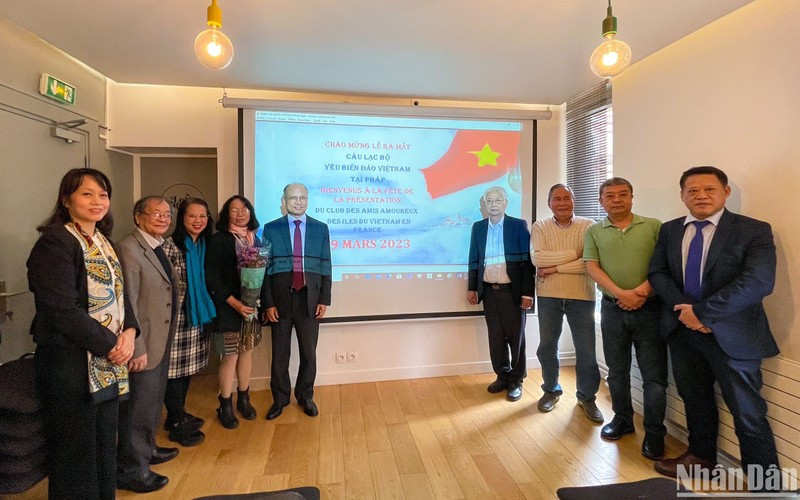 Presentan Club de amantes del mar e islas de Vietnam en Francia (Fotografía: Nhan Dan)