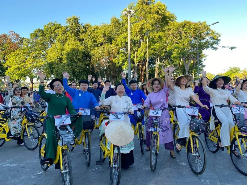 Ao Dai conecta el turismo con el patrimonio de Hanói