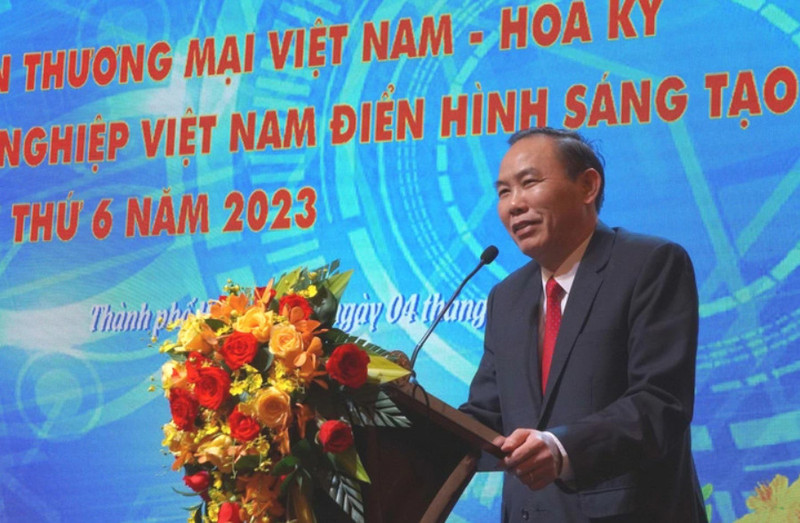 Phung Duc Tien, viceministro de Agricultura y Desarrollo Rural, habla en el evento (Foto: tuoitre.vn)