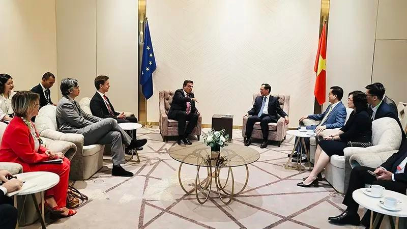 En la reunión (Foto: Cancillería de Vietnam)