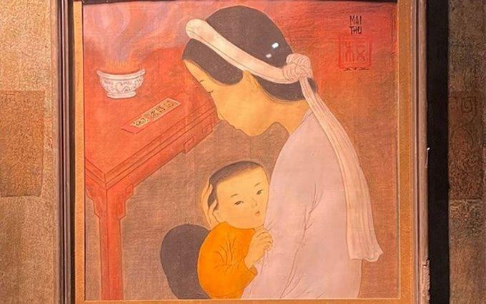 La obra "Madre e hijo frente al altar" de Mai Trung Thu. (Fuente: Internet)