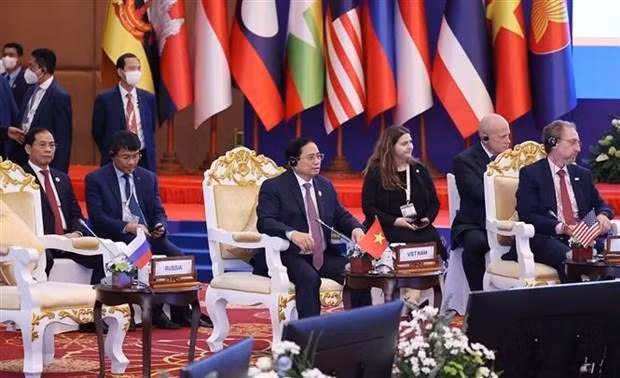 El primer ministro Pham Minh Chinh asiste al segundo Diálogo Global de la Asean. (Fotografía: VNA)