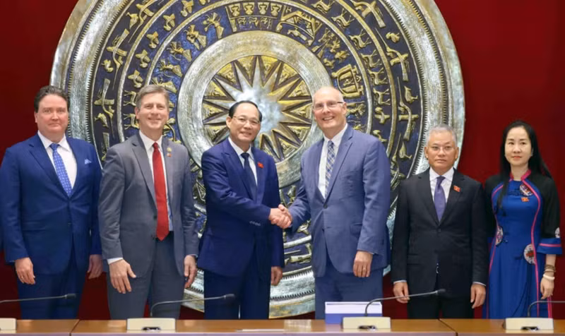 Vietnam y EE. UU. refuerzan lazos en visita de delegación bipartidista del Congreso estadounidense