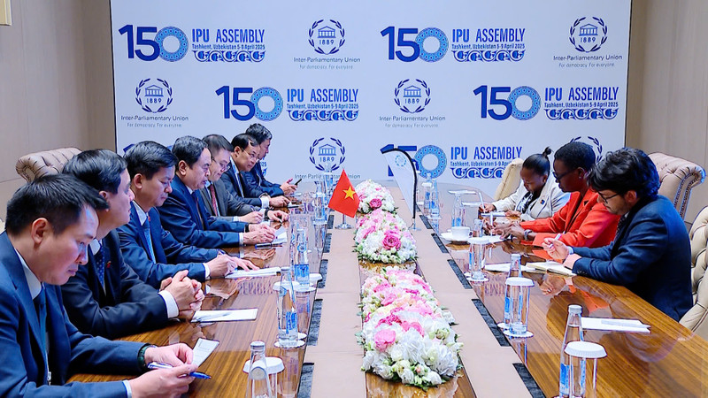 En la reunión (Foto: quochoi.vn)
