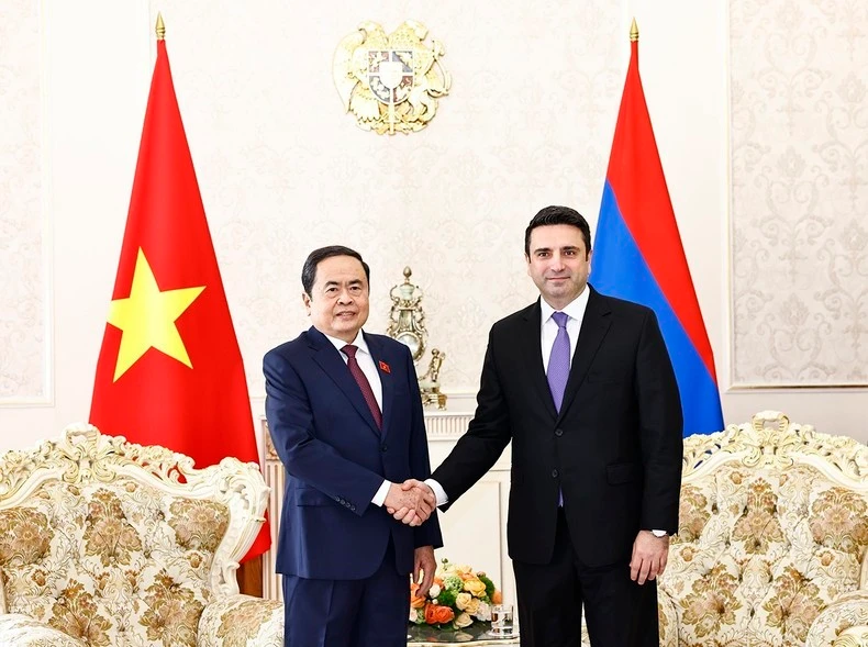 El presidente de la Asamblea Nacional de Armenia, Alen Simonyan, y su homólogo vietnamita, Tran Thanh Man. (Foto: VNA)