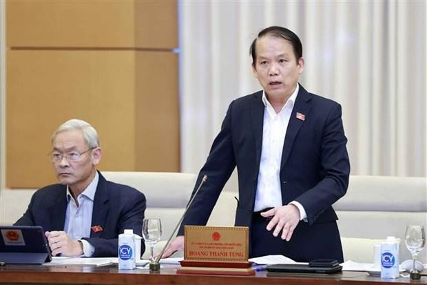 El jefe de la Comisión Legal de la Asamblea Nacional, Hoang Thanh Tung, habla en el evento. (Fotografía: VNA)