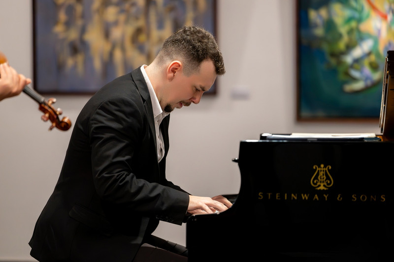 El prodigio musical rumano Iulian Ochescu. (Foto: VOV)