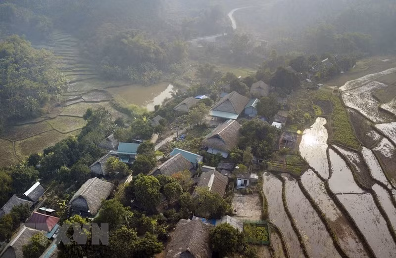 La vida pacífica en la aldea de Giang Mo.