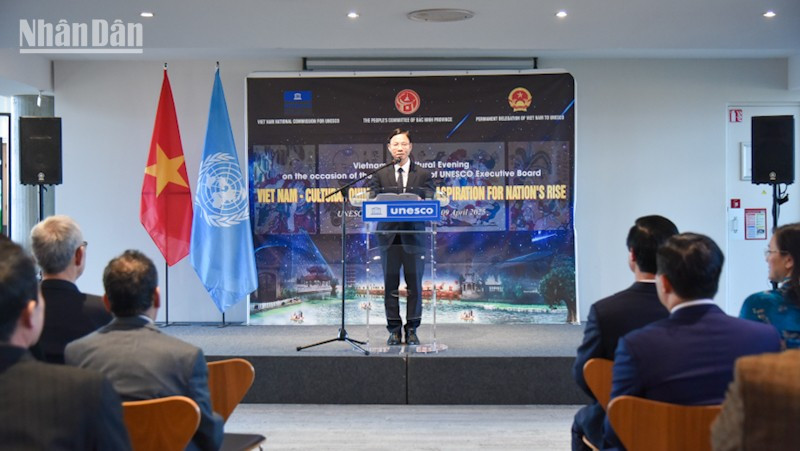 El viceministro de Relaciones Exteriores de Vietnam Ngo Le Van habla en el evento. (Foto: Nhan Dan)