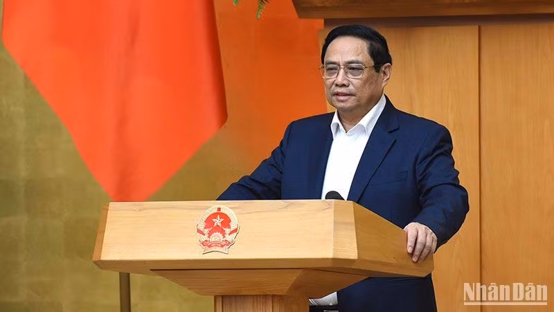 El primer ministro Pham Minh Chinh habla en el evento. 