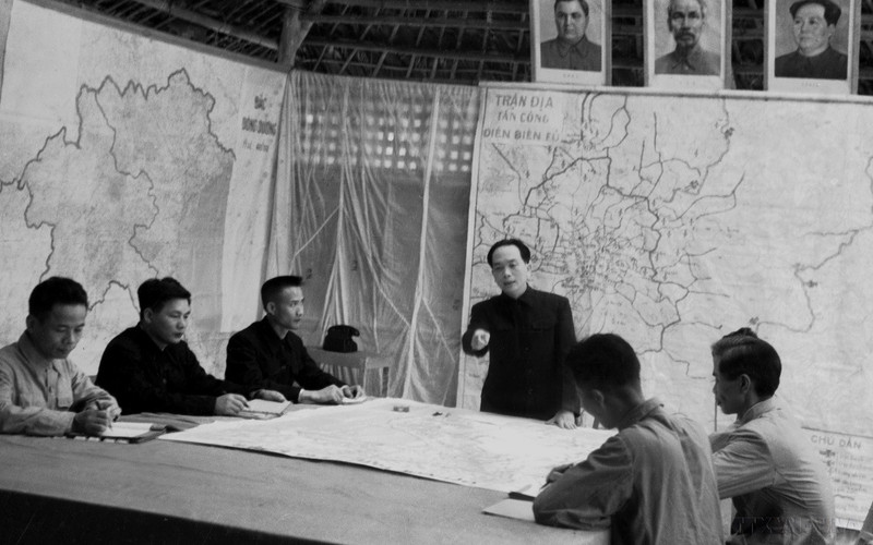 El Estado Mayor General del Ejército Popular de Vietnam estudia planes de combate. (Foto: VNA)