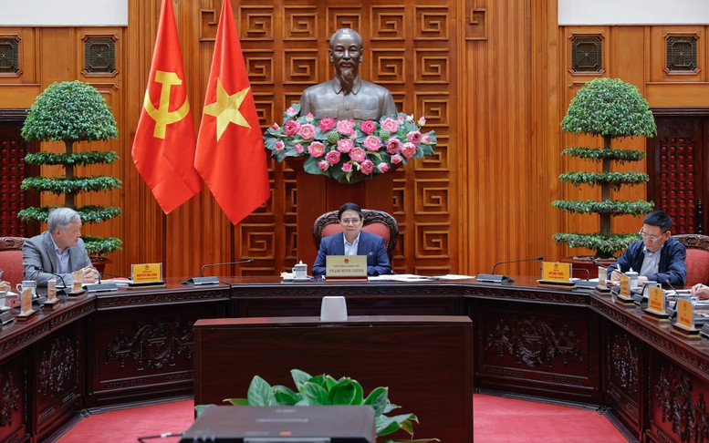 El primer ministro de Vietnam, Pham Minh Chinh, preside la primera reunión, (Foto: baochinhphu.vn)