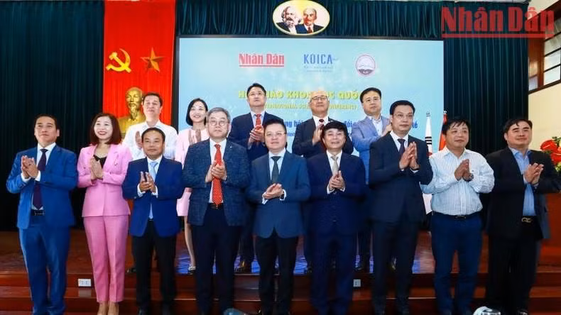 Los delegados asistentes al evento. Los delegados asistentes al evento.