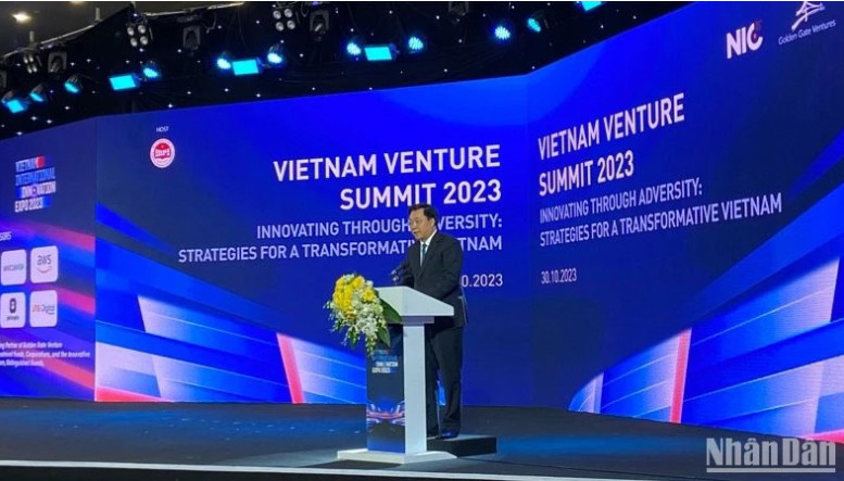 El viceministro de Planificación e Inversión Tran Duy Dong, habla en el evento.