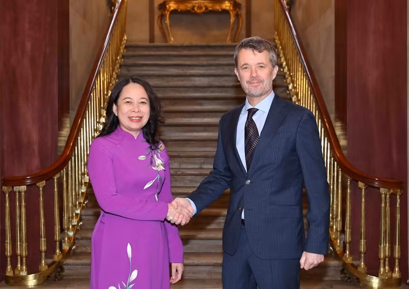 La vicepresidenta vietnamita Vo Thi Anh Xuan y el príncipe heredero Frederik de Dinamarca (Fotografía: dangcongsan.vn)