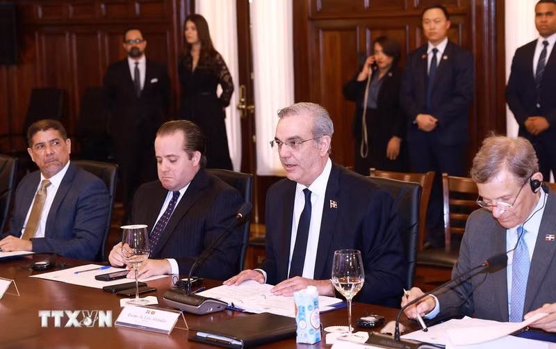 Luis Abinader Corona interviene en el encuenro. Luis Abinader Corona interviene en el encuenro.