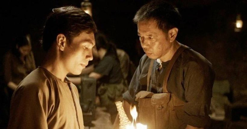 Los actores Thai Hoa y Quang Tuan interpretan el papel de soldados que viven en los túneles. 