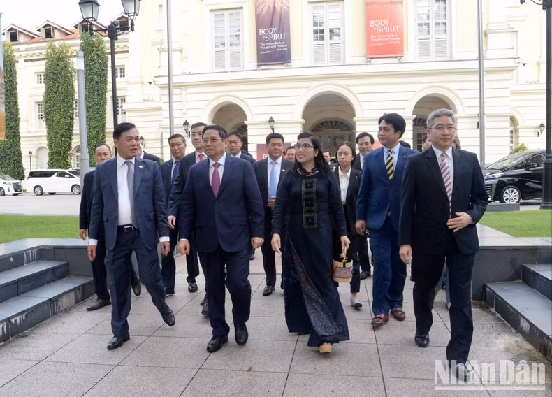 La delegación vietnamita llega al Museo de Civilizaciones Asiáticas. La delegación vietnamita llega al Museo de Civilizaciones Asiáticas.