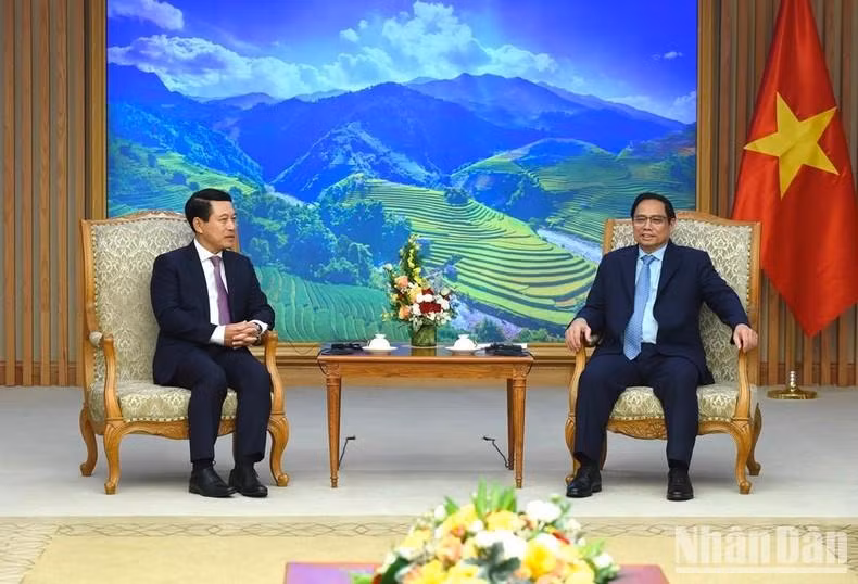 Los dos dirigentes en el encuentro. Los dos dirigentes en el encuentro.