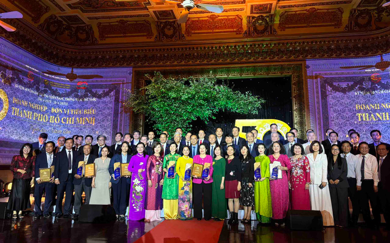 Participantes en el evento (Foto: thesaigontimes.vn)