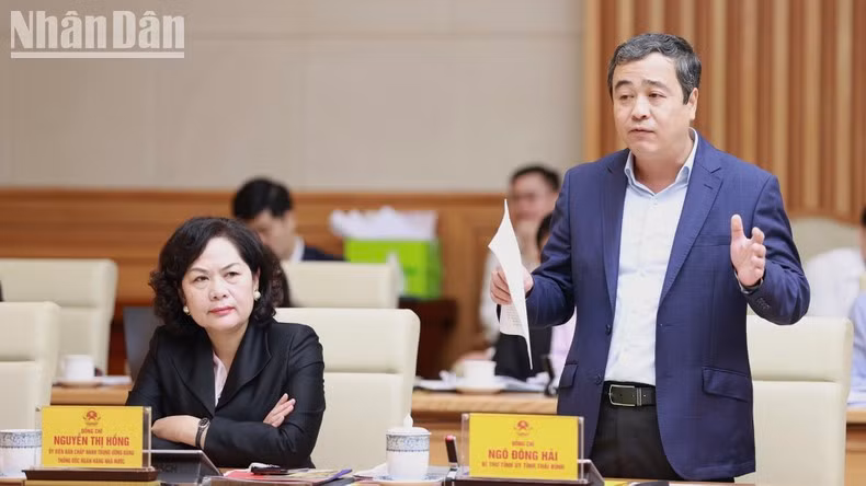 El secretario del Comité del Partido Comunista de Vietnam (PCV) en la provincia de Thai Binh, Ngo Dong Hai, interviene en el evento.