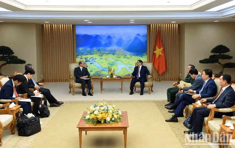 Ambas partes enfatizaron la importancia del respeto por el derecho, la unidad internacional y el multilateralismo en las relaciones internacionales por la paz, la estabilidad, la cooperación y el desarrollo en la región y el mundo.