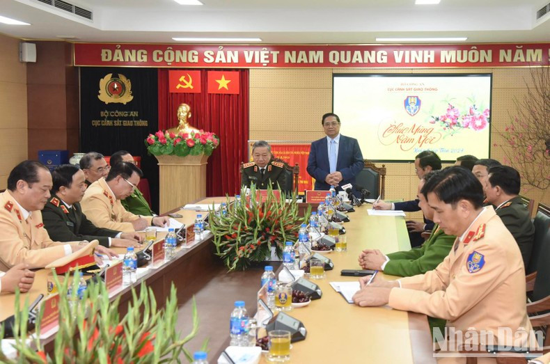 El primer ministro de Vietnam, Pham Minh Chinh, interviene en la cita.
