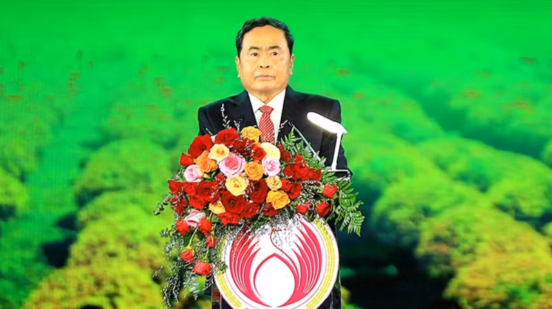 El vicepresidente permanente de la Asamblea Nacional, Tran Thanh Man, habla en el evento.