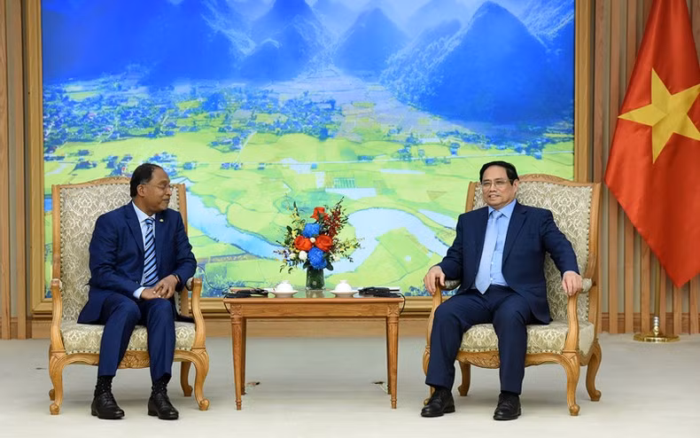 Minh Chinh y Zambry Abdul Kadir en el evento Minh Chinh y Zambry Abdul Kadir en el evento