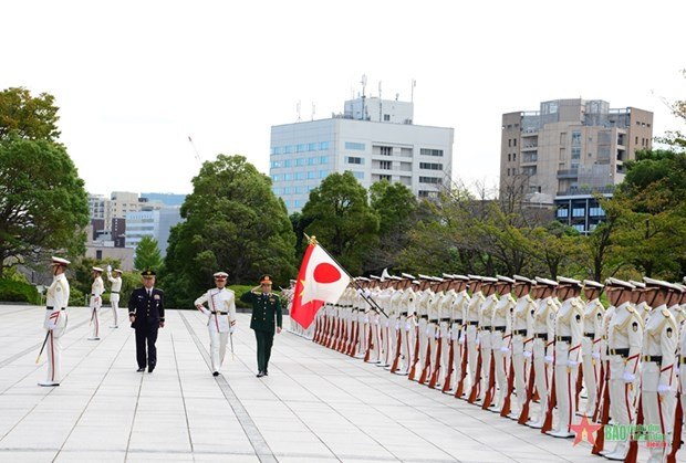 Acto de bienvenida al coronel general Nguyen Tan Cuong, jefe del Estado Mayor del Ejército Popular y viceministro de Defensa de Vietnam. (Fotografía: qdnd.vn)