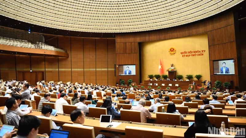 Parlamento de Vietnam debate proyecto de Ley de Ciencia, Tecnología e Innovación