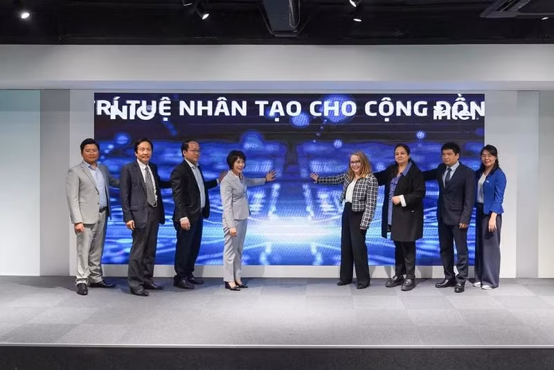 En el acto de lanzamiento (Foto: hanoimoi.vn)