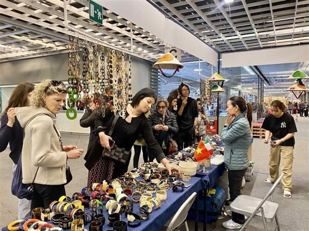 Divulgan artesanía vietnamita en Italia (Fotografía: VNA)