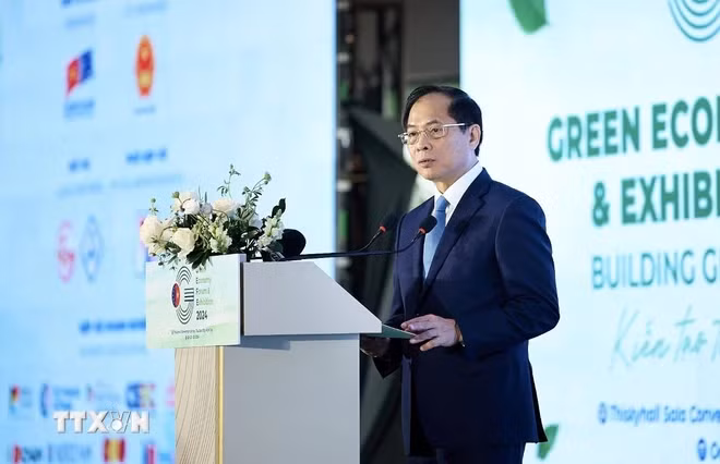 El viceprimer ministro y canciller, Bui Thanh Son, subraya que el GEFE se ha convertido en uno de los principales eventos anuales prestigiosos y de gran escala de Vietnam. (Foto: VNA)