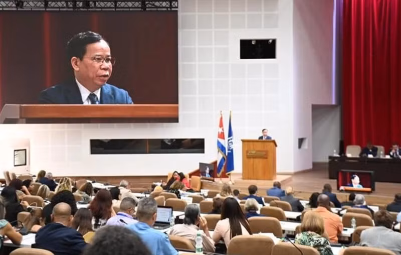 El vicefiscal general vietnamita Ta Quang Khai habla en el evento. (Foto: VNA)