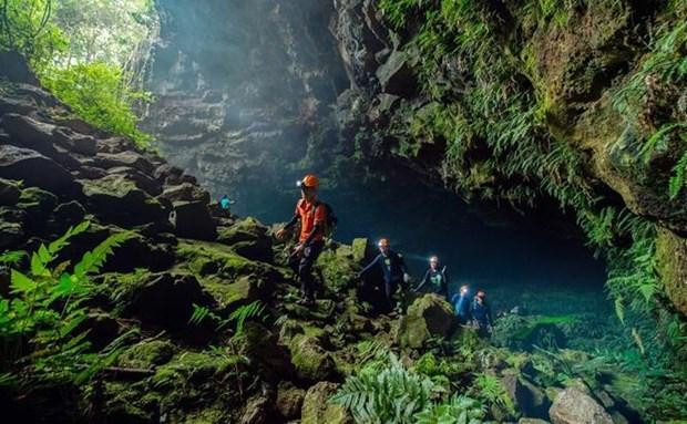 En la cueva. (Fotografía: VNA)