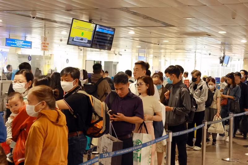 En el aeropuerto internacional Tan Son Nhat, en Ciudad Ho Chi Minh (Foto: VNA)