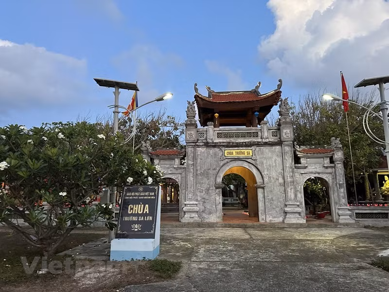El panorama de la pagoda de Truong Sa Lon.
