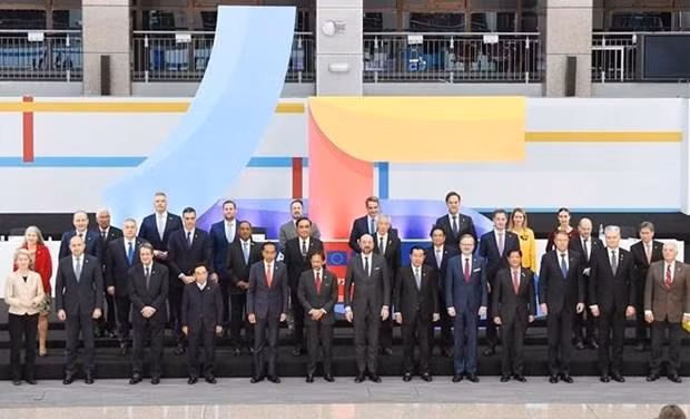 Los líderes de los países miembros de la Asean y la UE (Fotografía: VNA)