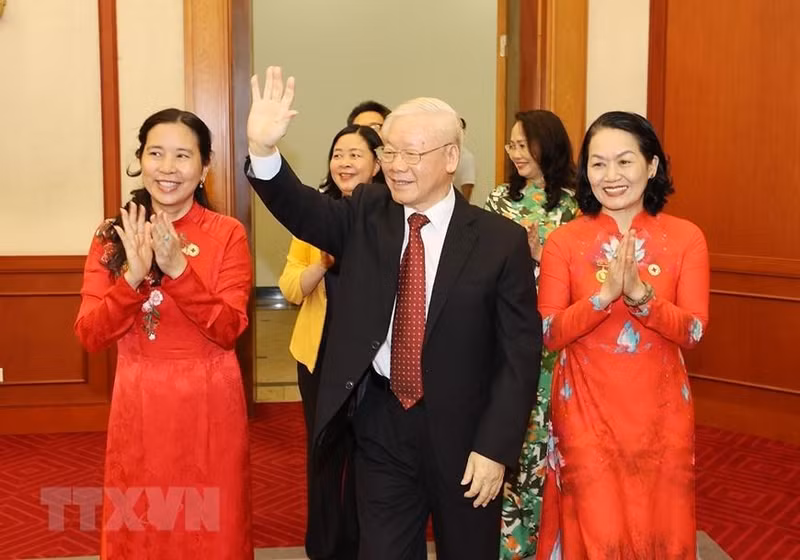El secretario general del PCV, Nguyen Phu Trong y los delegados. (Fotografía: VNA)