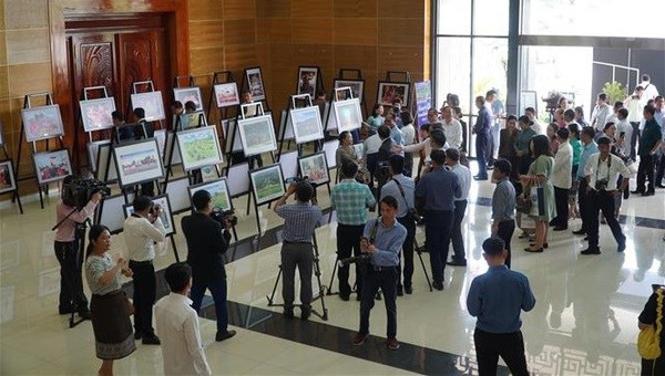 En la exposición (Fotografía: VNA)