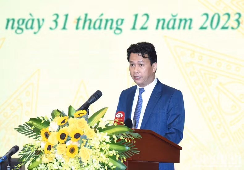 Interviene Dang Quoc Khanh, ministro de Recursos Naturales y Medio Ambiente.