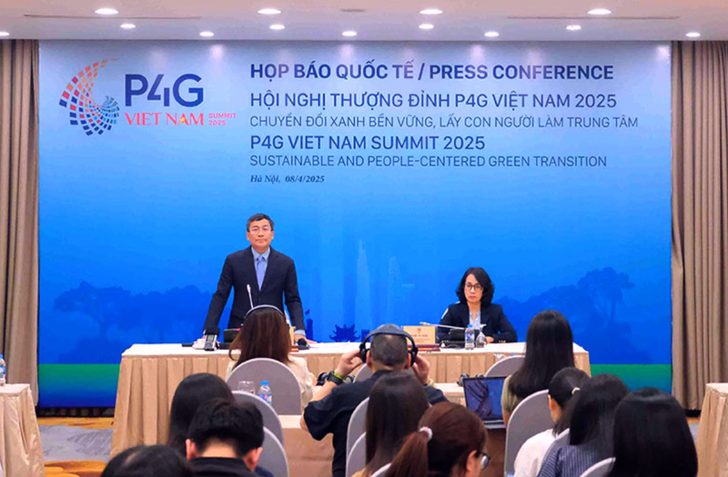 El vicecanciller Nguyen Minh Vu habla en el evento (Foto: baodautu.vn)