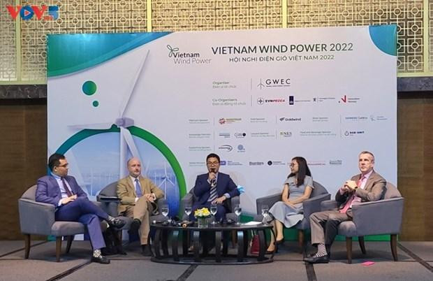 Delegados intercambian opiniones en la rueda de prensa sobre la Conferencia de Energía Eólica de Vietnam 2022 (Fotografía: VOV)