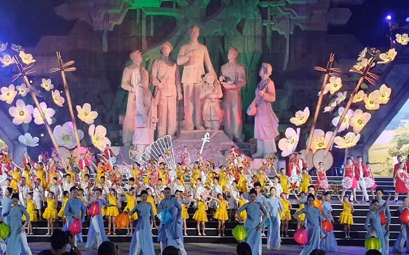 Ceremonia de proclamación de la Práctica Then de las minorías étnicas Tay, Nung y Thai de Vietnam como Patrimonio Cultural Inmaterial de la Humanidad por parte de la Unesco.