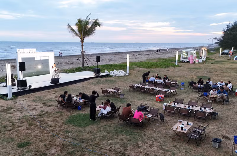 Zona para acampar en el destino turístico Lata Camping, comuna de Long Hoa, distrito de Can Gio. Zona para acampar en el destino turístico Lata Camping, comuna de Long Hoa, distrito de Can Gio.