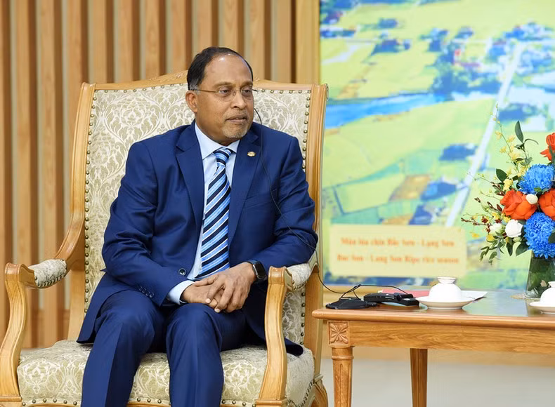 Zambry Abdul Kadir interviene en la cita. Zambry Abdul Kadir interviene en la cita.