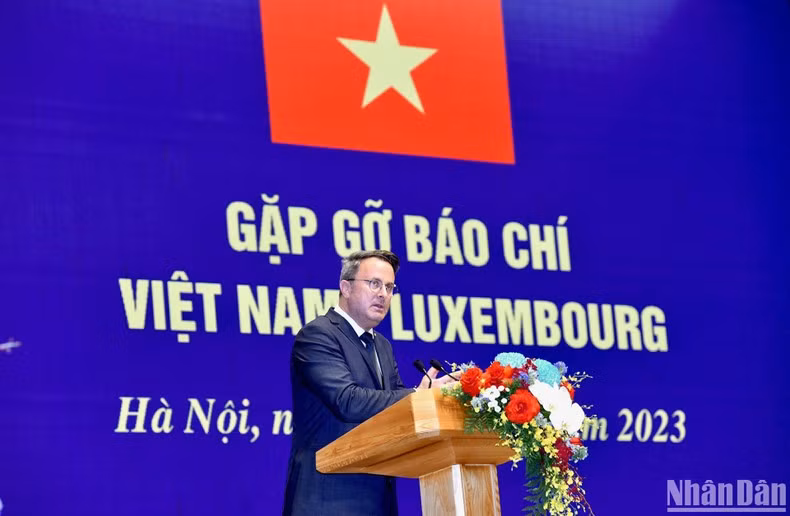 Xavier Bettel habla en el evento.