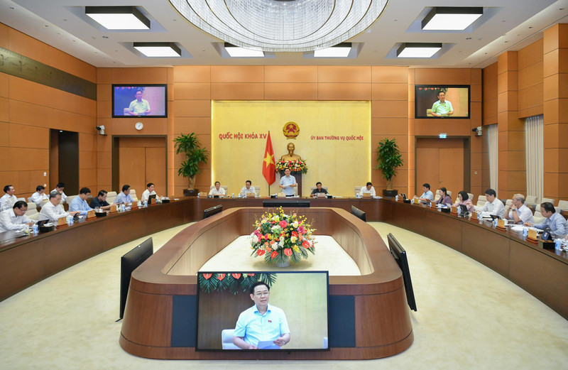El presidente de la Asamblea Nacional de Vietnam, Vuong Dinh Hue, interviene en la cita (Fotografía: giaoducthoidai.vn)